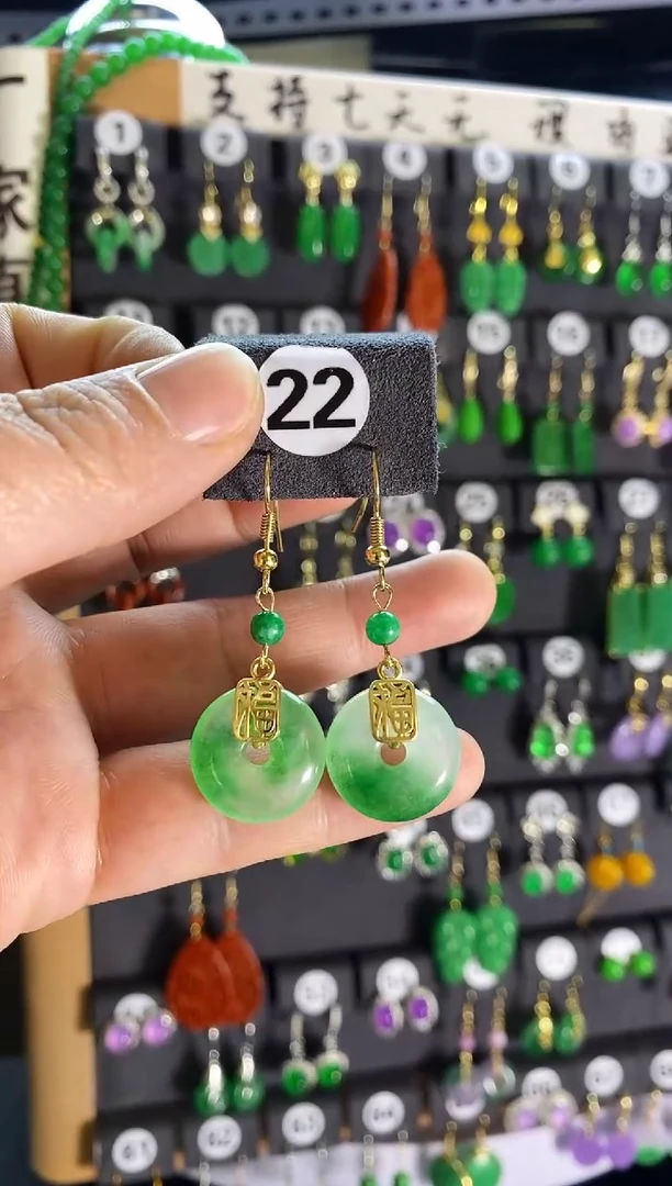 【闪购商品】翡翠耳饰银S925镶嵌22....