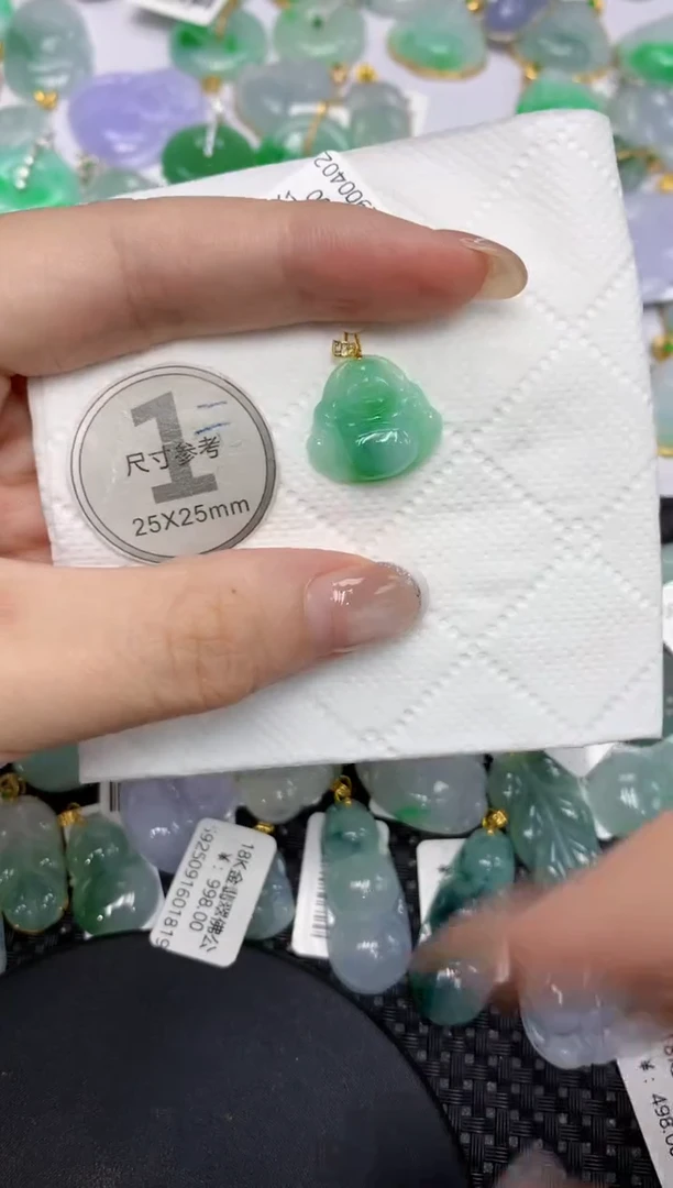 颈饰18K金镶嵌翡翠111111