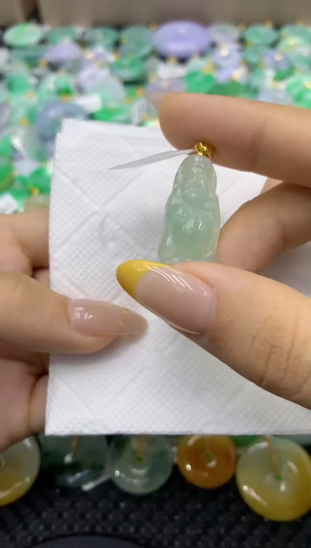 颈饰未镶嵌翡翠天然缅甸翡翠A货