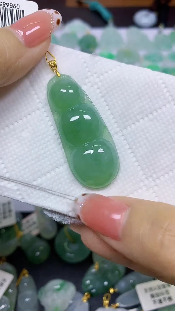 颈饰18K金镶嵌翡翠天然翡翠A货