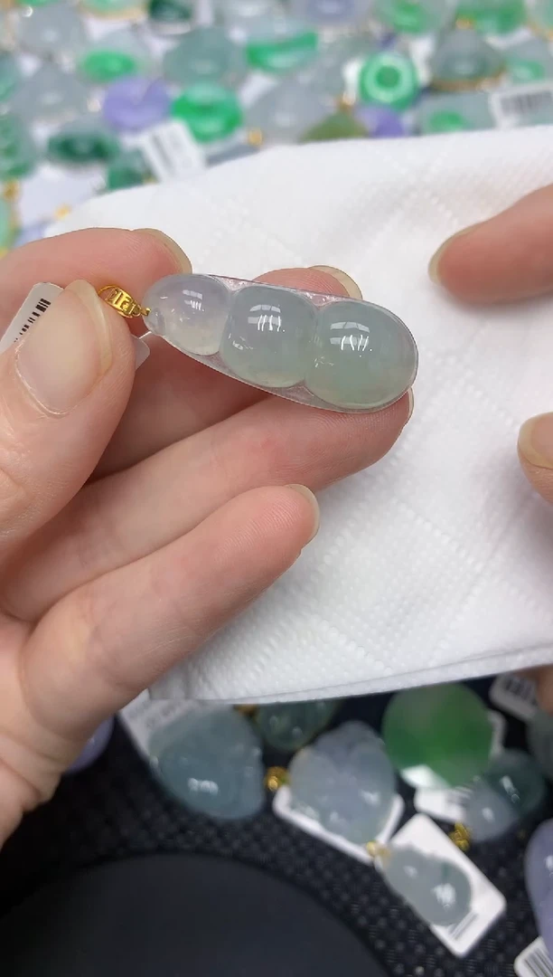 翡翠18K金镶嵌颈饰1111111