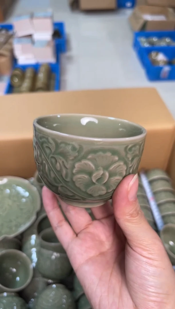 陶瓷秘色牡丹纹大缸杯 二级 微瑕