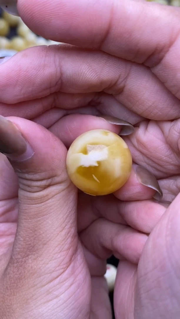 裸石琥珀未镶嵌大小姐珠宝93