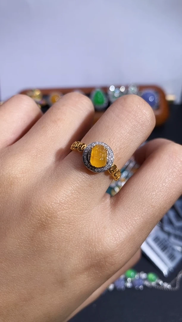 【闪购商品】翡翠颈饰18K金镶嵌戒指