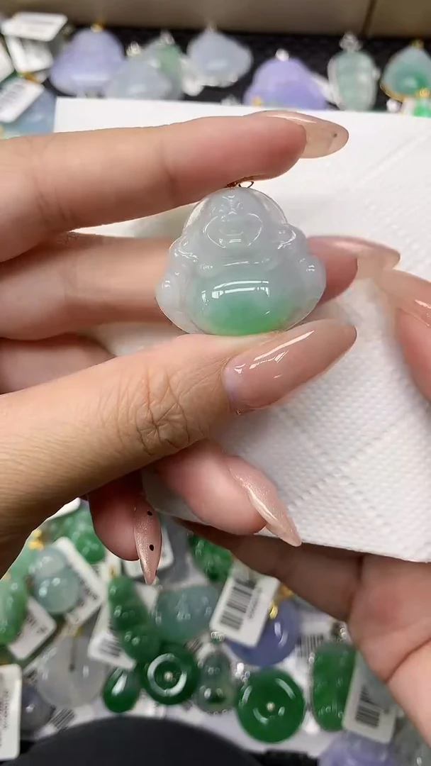 颈饰18K金镶嵌翡翠1111111111