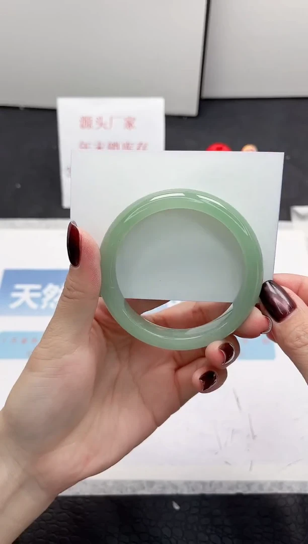 【闪购商品】石英质玉手镯未镶嵌279-55.5