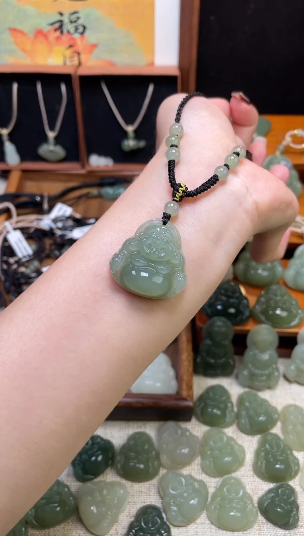 颈饰未镶嵌和田玉是***吖30