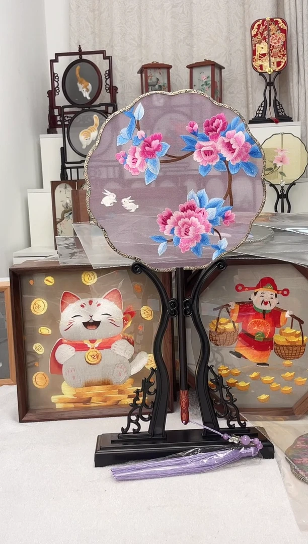 扇子苏绣作品手工团扇