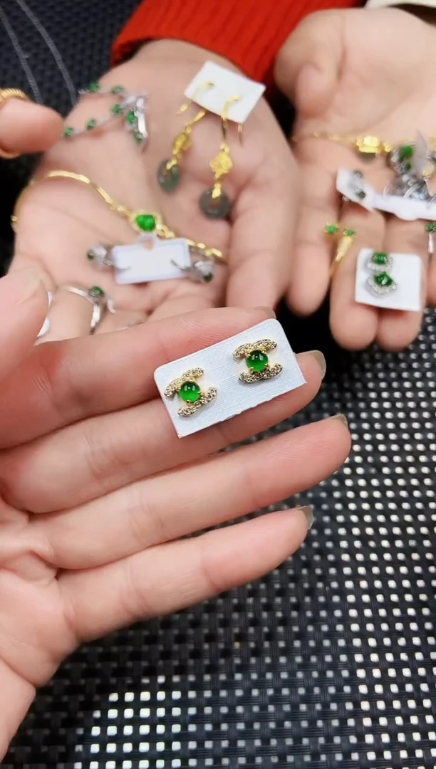 【闪购商品】翡翠耳饰未镶嵌111111111