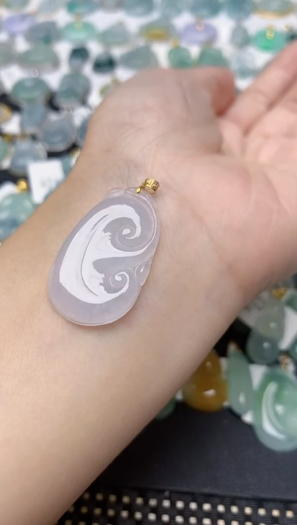 颈饰18K金镶嵌翡翠天然缅甸A货翡翠