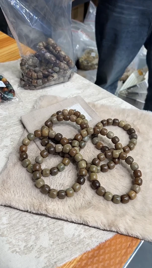 【闪购商品】菩提根/象牙果手串14猪油膏（710）