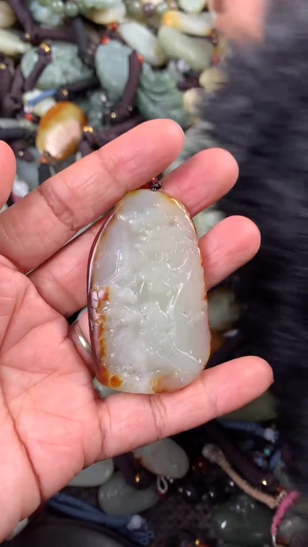 【闪购商品】和田玉颈饰未镶嵌多样性发货没有证书拍一发一有瑕