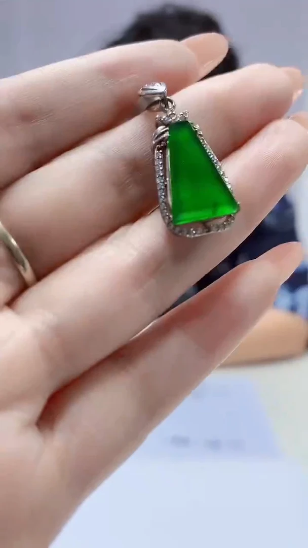 【闪购商品】定制翡翠未镶嵌4688DD-毛货挂件31