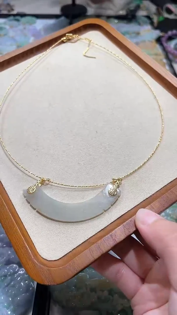 【闪购商品】翡翠颈饰未镶嵌吊坠