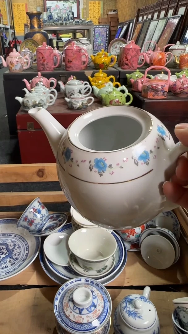瓶绿色陶瓷茶壶龙珠