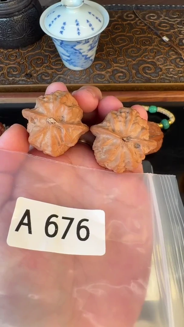 吊坠文玩核桃A676沈鸡无色差精对(有修)35尺