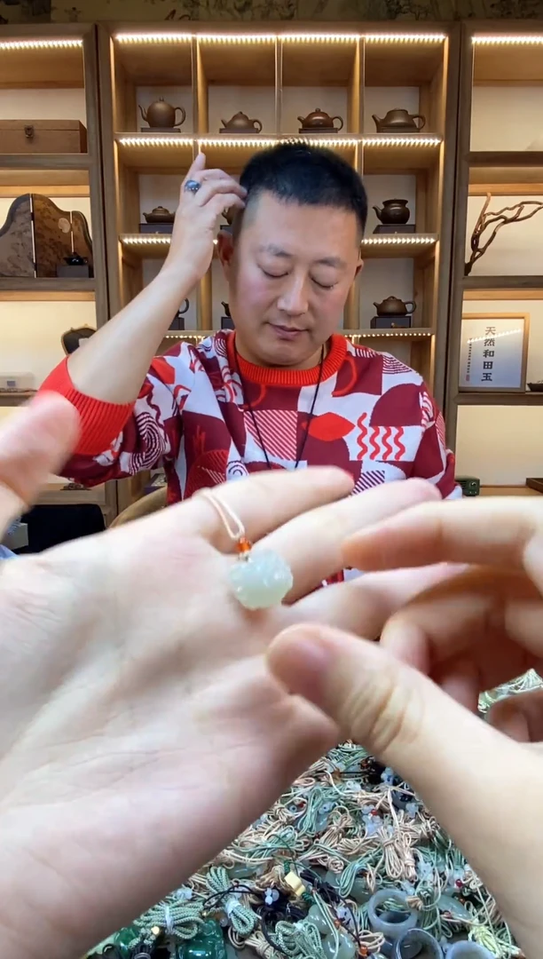 颈饰未镶嵌和田玉和田玉吊坠