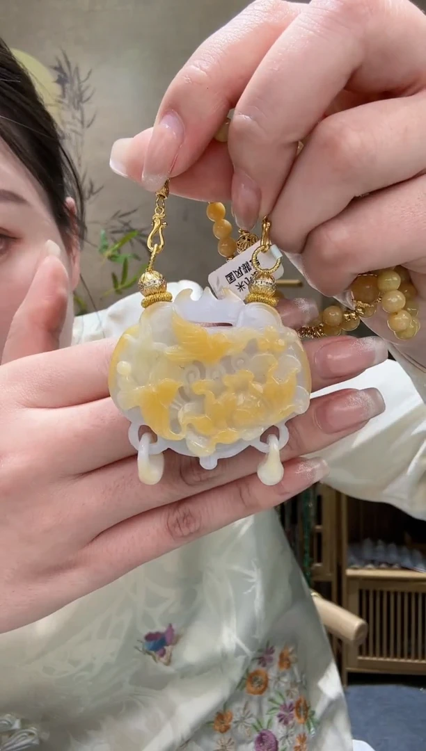 【闪购商品】翡翠颈饰未镶嵌吊坠