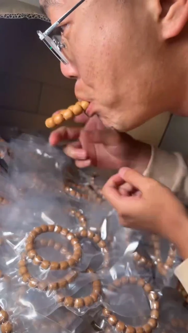 【闪购商品】猴头核桃吊坠龙岩雕刻魔丸老形