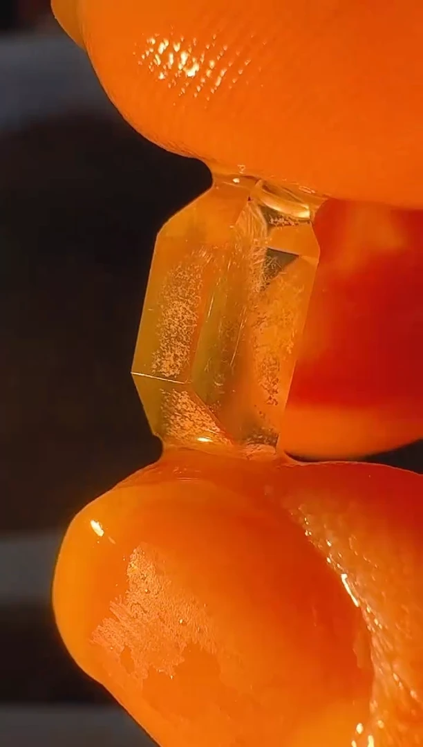 未镶嵌珠宝半成品水晶一****e瑞，水晶