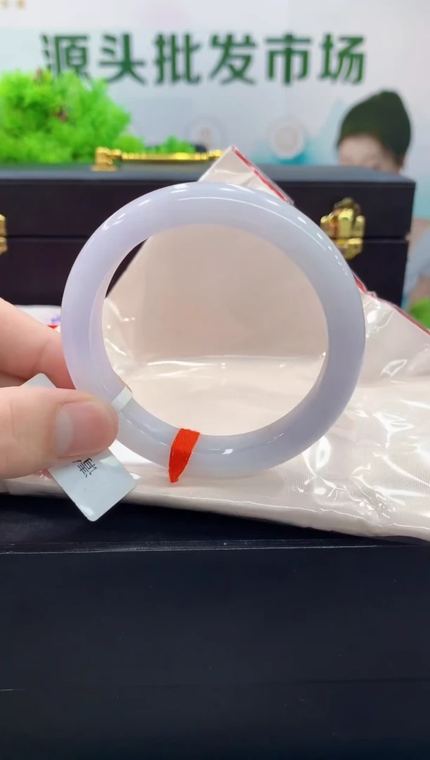 翡翠手镯未镶嵌手镯
