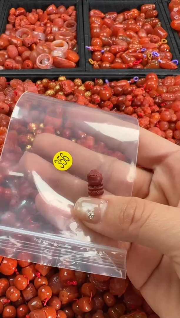 【闪购商品】南红玛瑙颈饰未镶嵌1