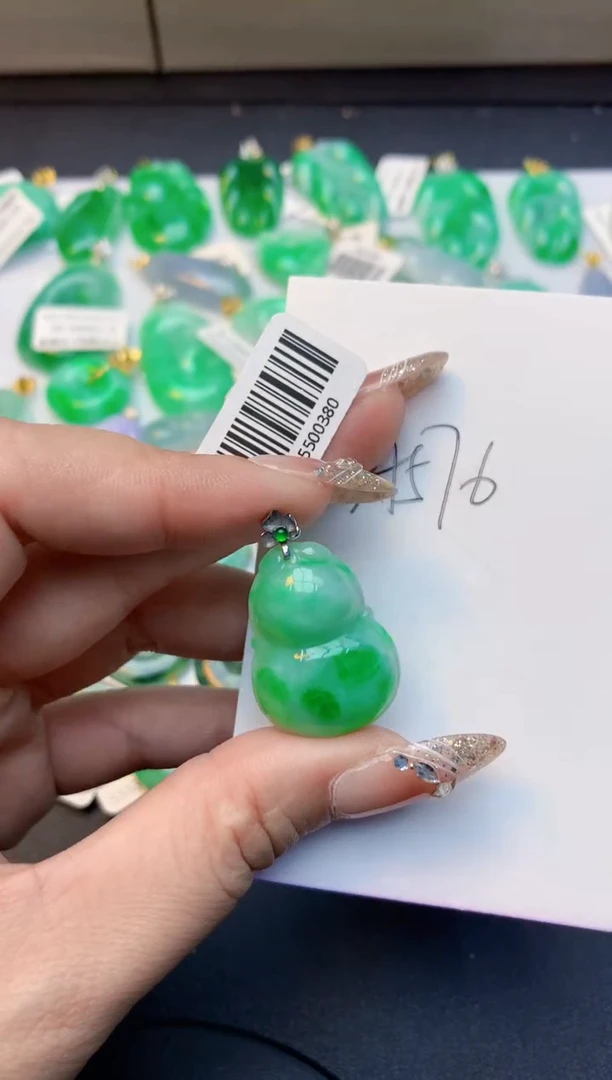 颈饰18K金镶嵌翡翠天然A货缅甸翡翠百元以上9元证书费自理