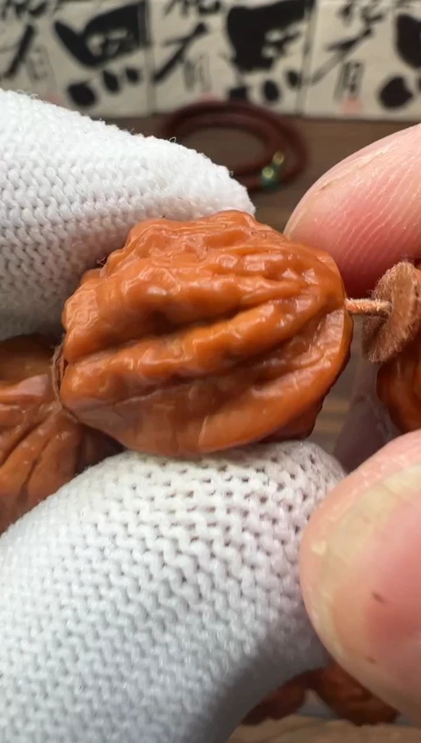 【闪购商品】文玩核桃吊坠文玩秋子