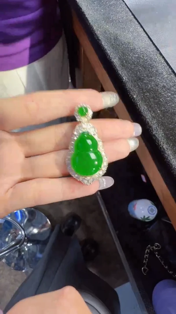 定制翡翠未镶嵌葫芦1