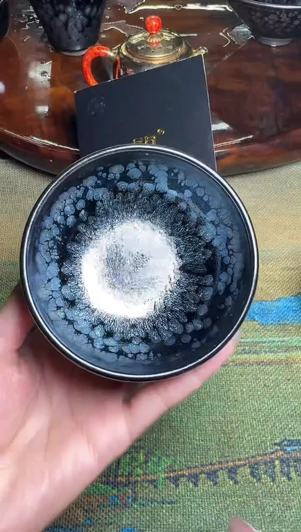 茶盏肖艳黑牡丹84