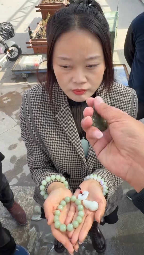 未镶嵌戒指和田玉（糖玉）和田玉
