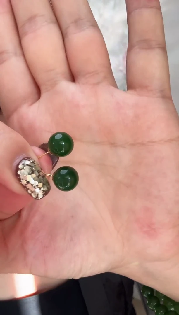 18K金镶嵌和田玉耳饰卡9.5-10无黑点耳钉