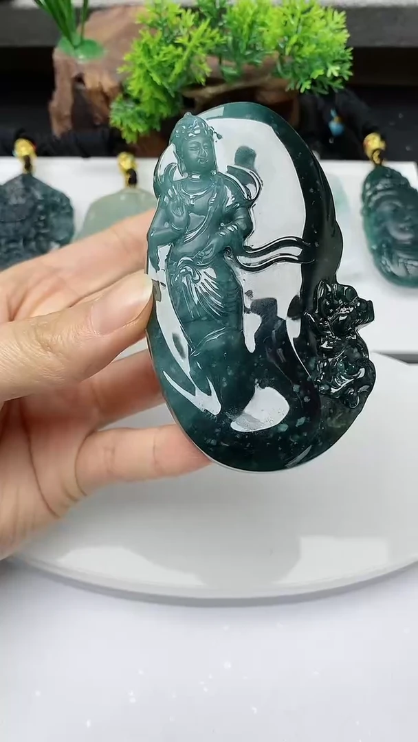 【闪购商品】翡翠颈饰未镶嵌