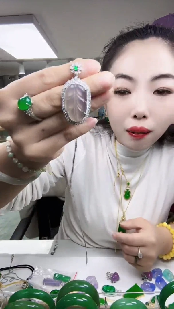 未镶嵌颈饰玛瑙/玉髓平**乐白月光飞叶子