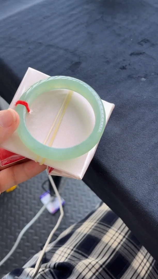 未镶嵌手镯翡翠多人