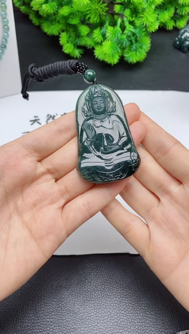 颈饰未镶嵌翡翠新**哥