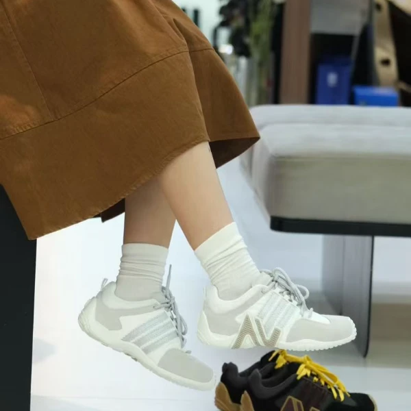chalan 秋季百搭高颜值薄底板休闲鞋女士A1252Q041