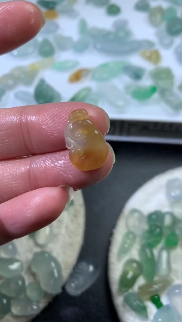 未镶嵌定制翡翠毛货