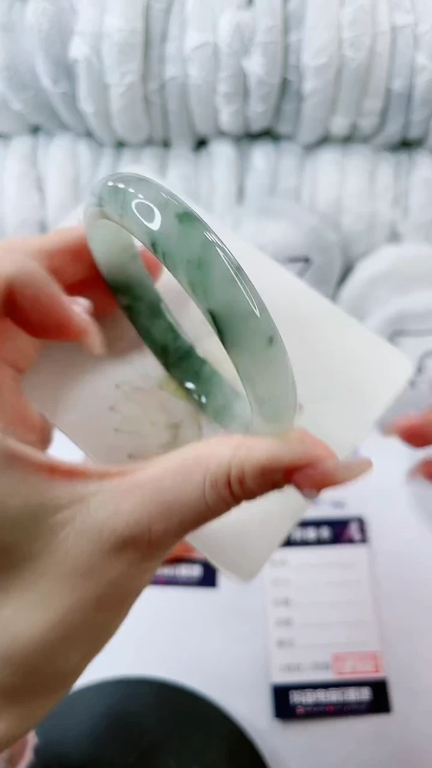 【闪购商品】石英质玉手镯未镶嵌0800302195-多样性发货