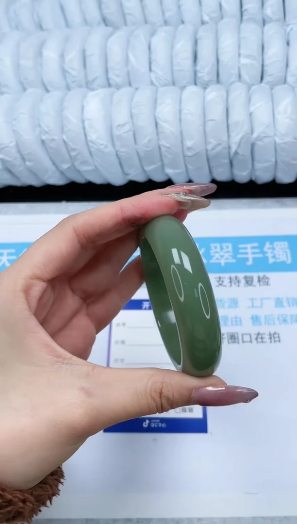 【闪购商品】石英质玉手镯未镶嵌163-56.3