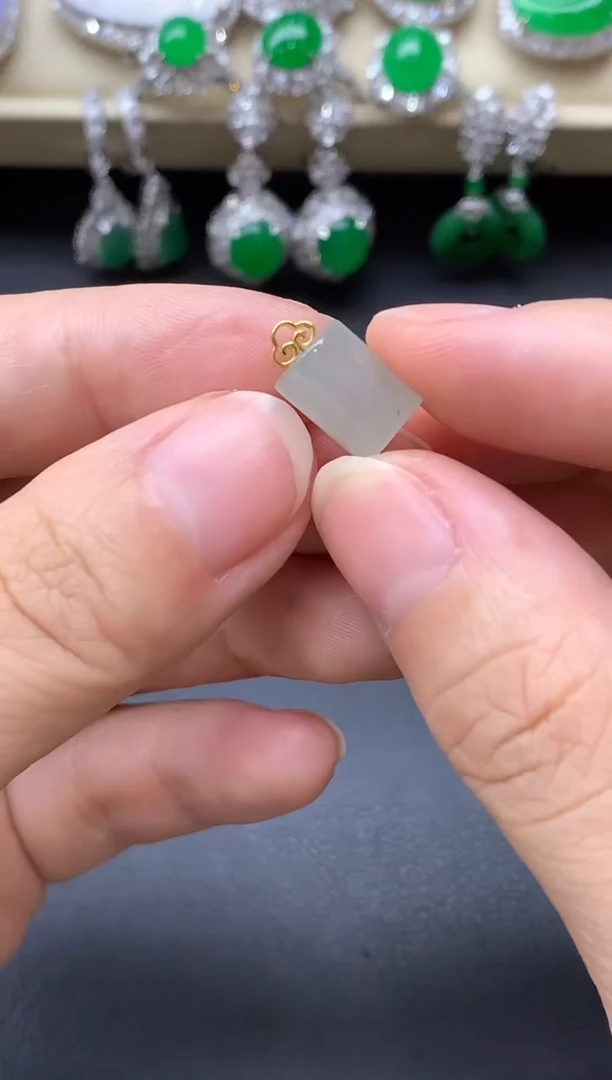 翡翠18K金镶嵌颈饰6-中国好珍宝