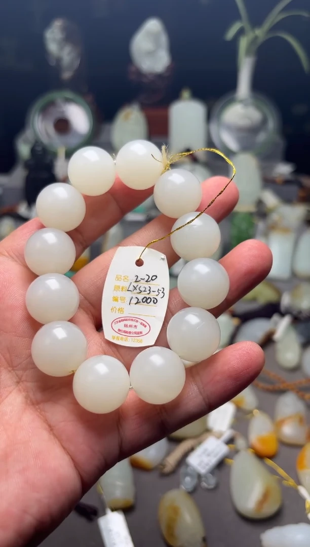 和田玉未镶嵌颈饰胖**儿LXS23-53卡18圆珠手串