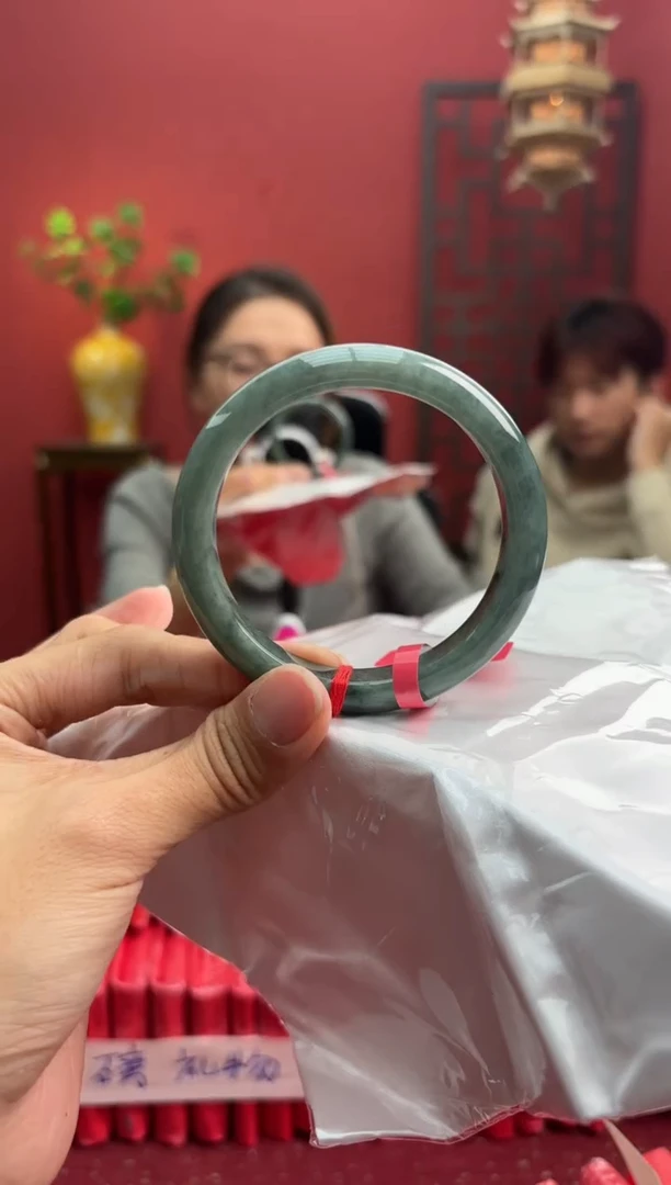 未镶嵌手镯翡翠翡翠手镯1