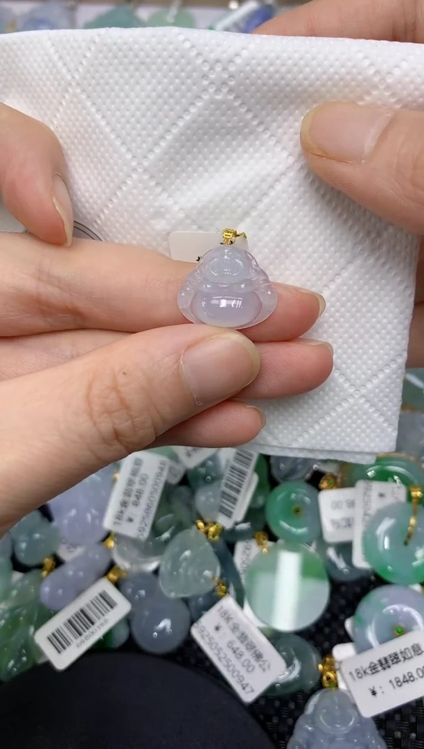 翡翠18K金镶嵌颈饰111111111