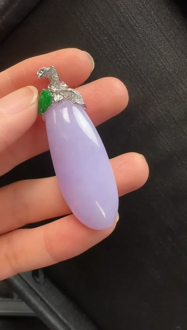 颈饰18K金镶嵌翡翠450福果一个