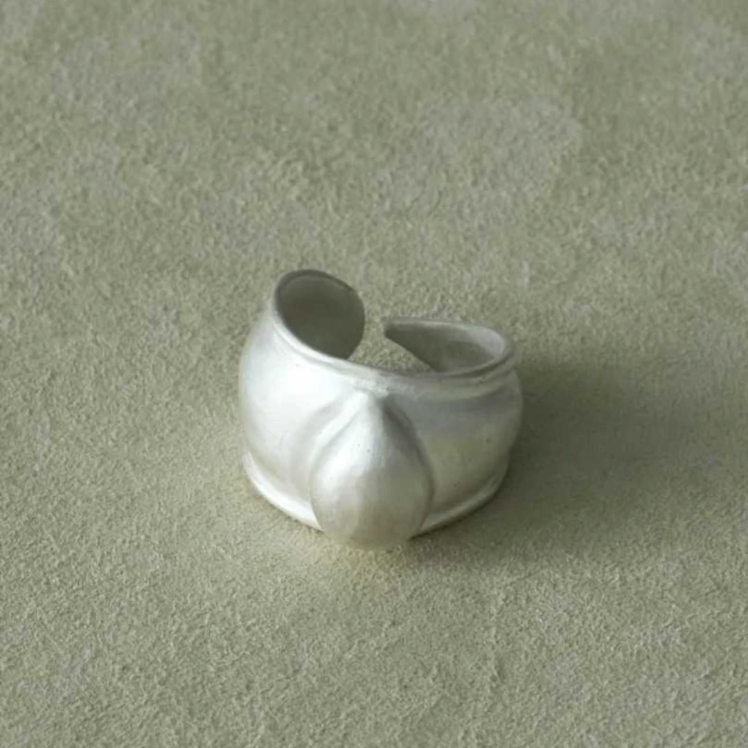 925银银制品 【LOCAT】Z-WINDSTORM 不规则圆勺烧白戒指 ZJZ25AW189