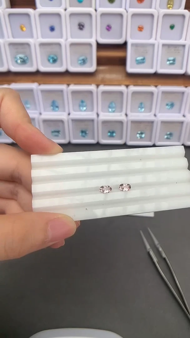 未镶嵌裸石定制绿柱石（摩根石）多样性发货1对