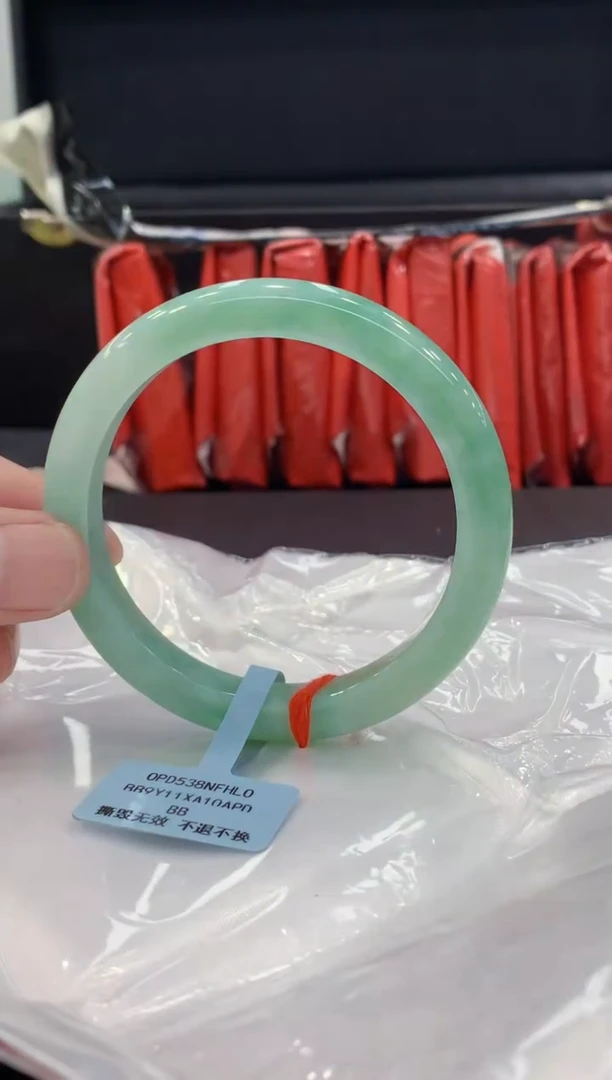 未镶嵌手镯翡翠翡翠手镯