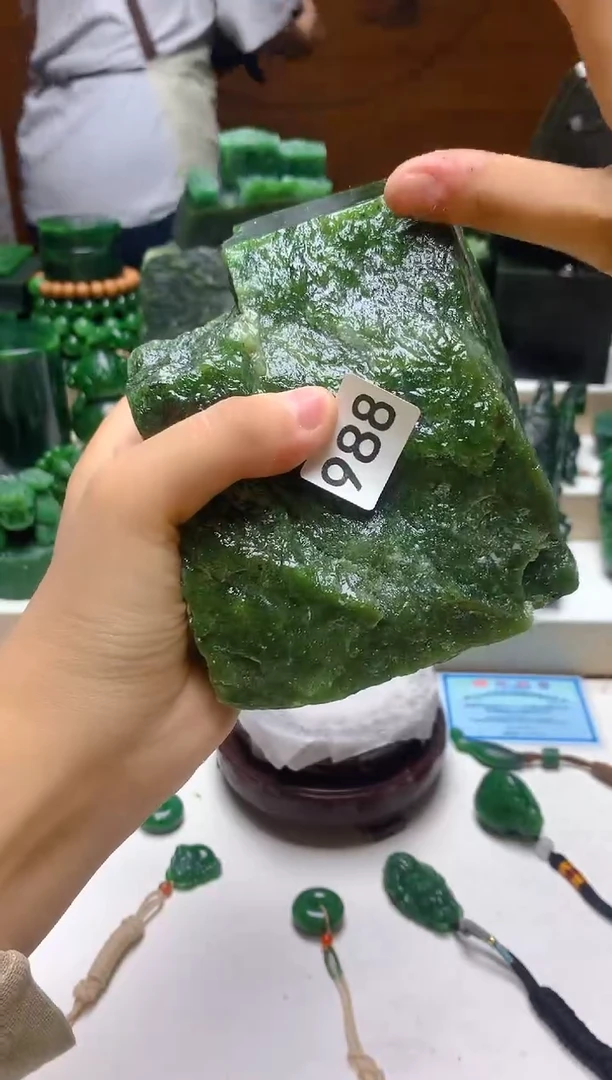 未镶嵌和田玉（碧玉）珠宝半成品0