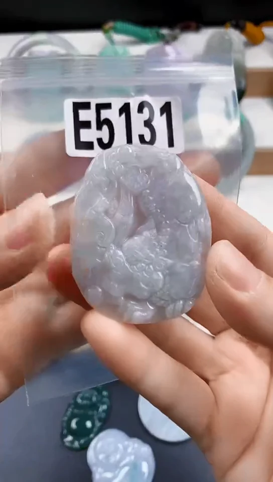 颈饰未镶嵌翡翠天然翡翠吊坠挂件